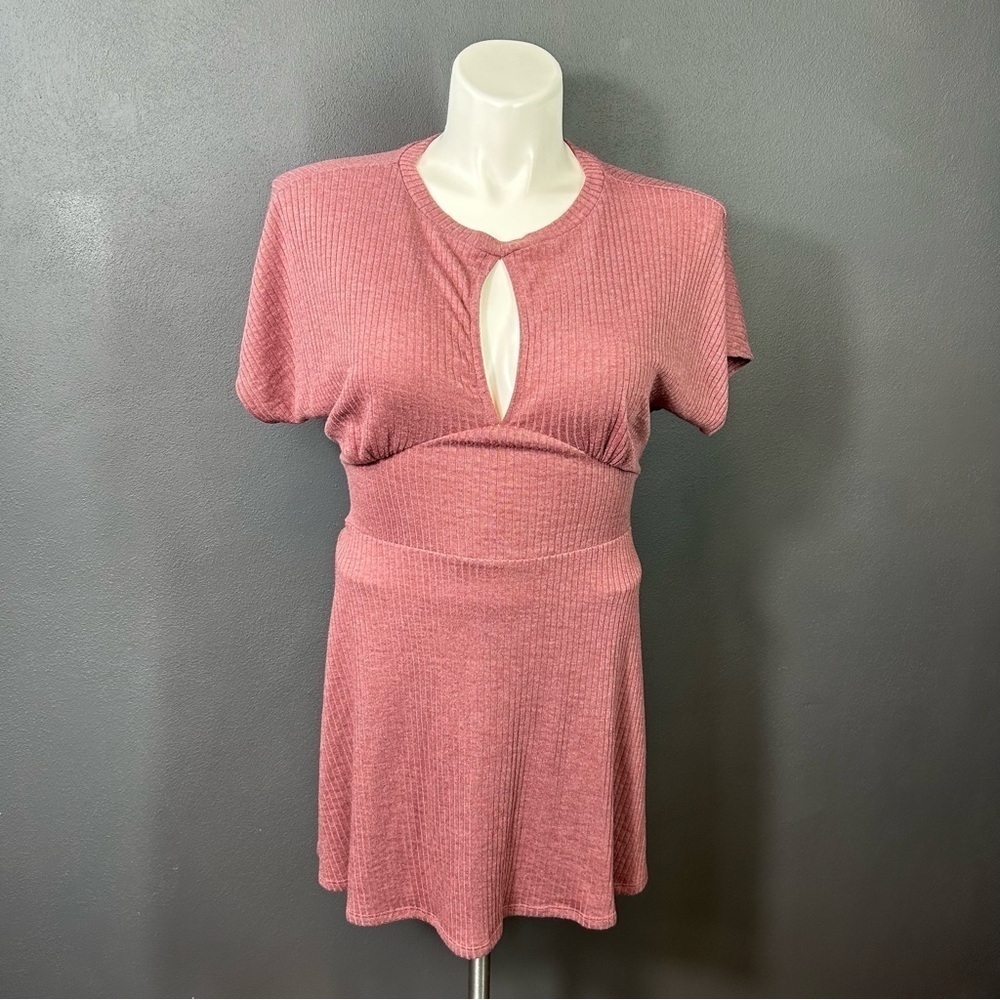 Buckle Daytrip Mauve Ribbed Open Back Short Sleeve Dress L